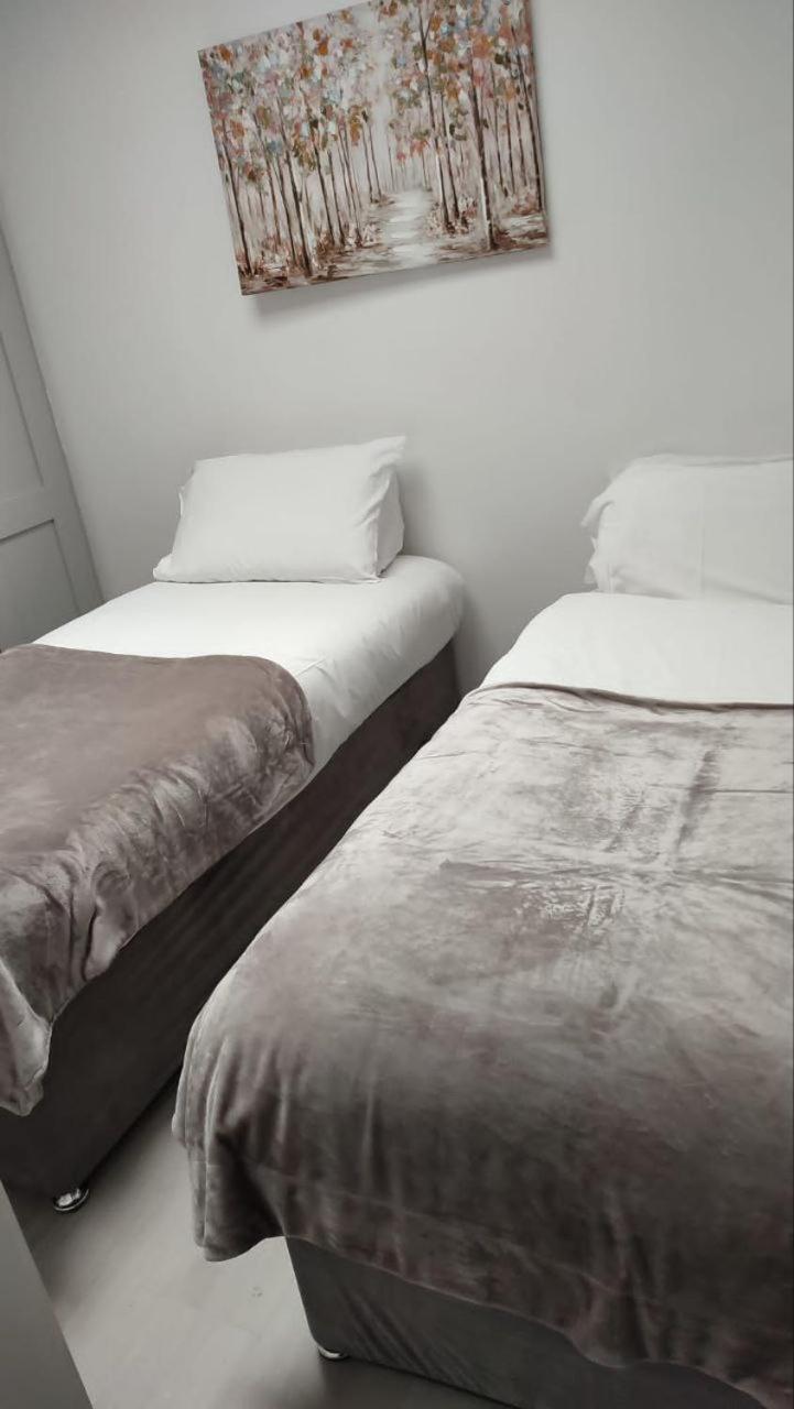 Number33 Bed & Breakfast Голуей Екстериор снимка