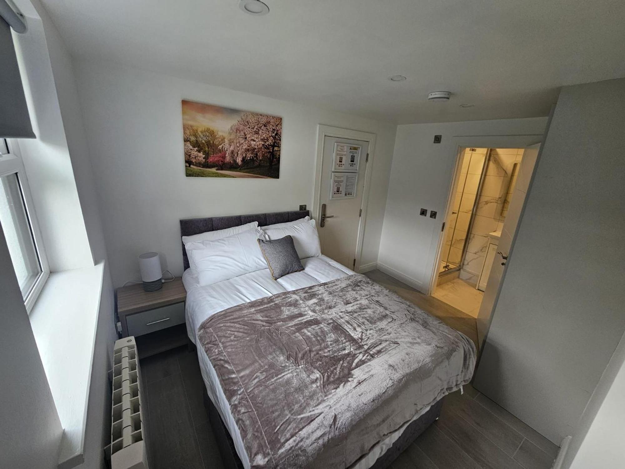 Number33 Bed & Breakfast Голуей Екстериор снимка
